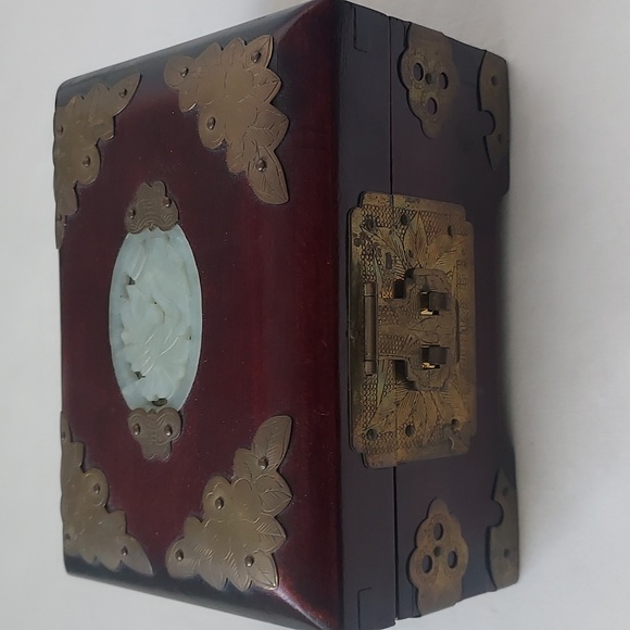 Vintage Rosewood wood carved jewelry box Brass detail & Satin lining - Picture 13 of 16